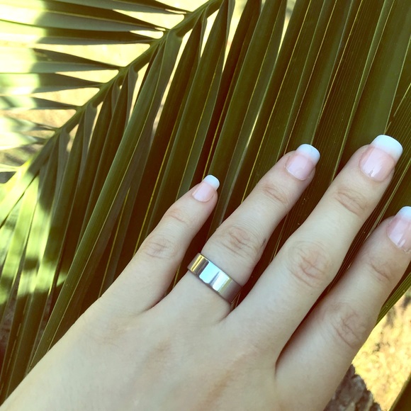 Jewelry - NWT stainless steel silver ring